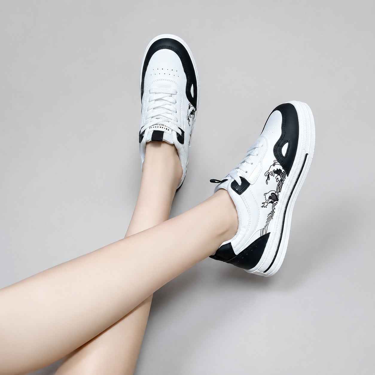 Navio Wave Low-Top Sneakers