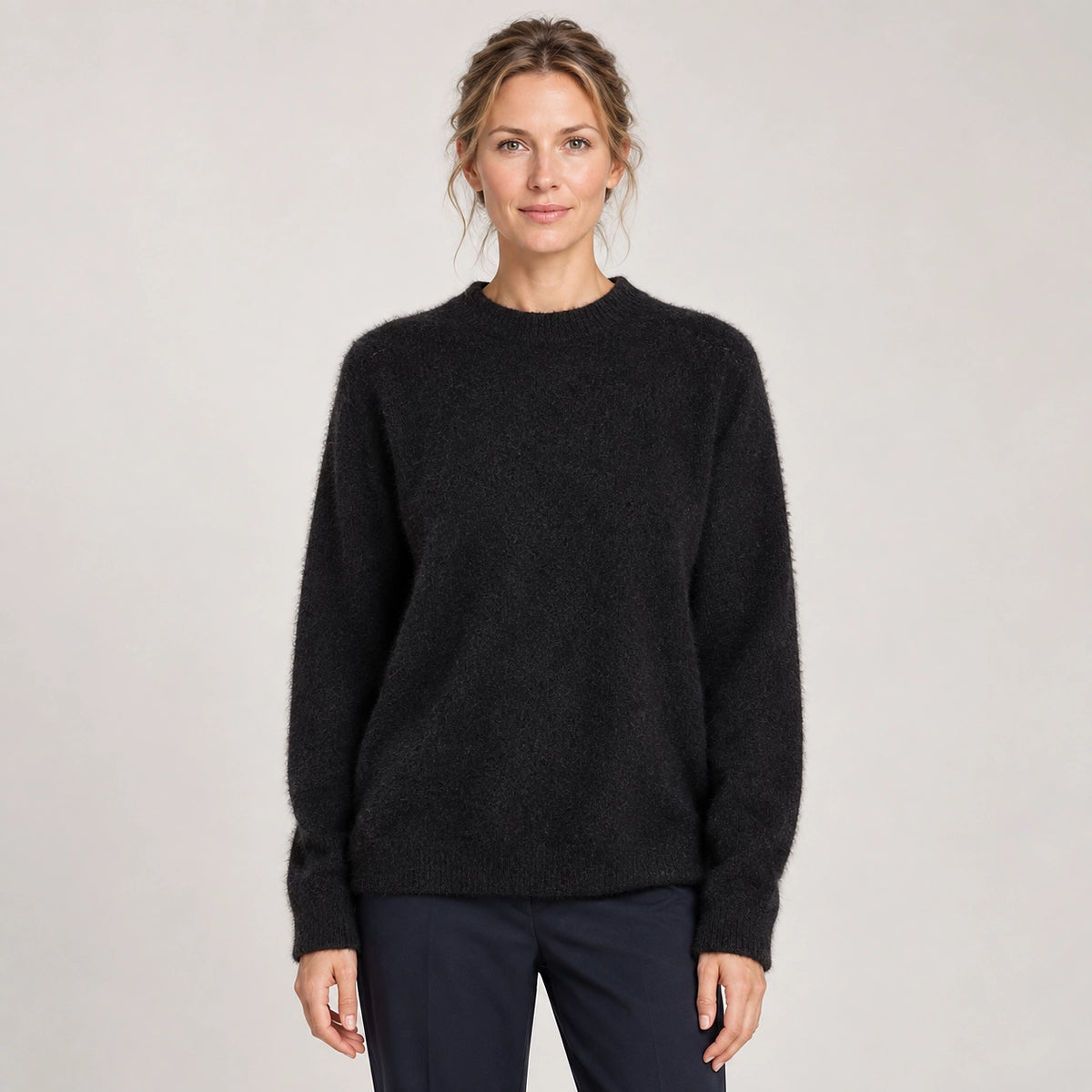 Beloru Cashmere Crewneck Sweater — Black (apparel front)