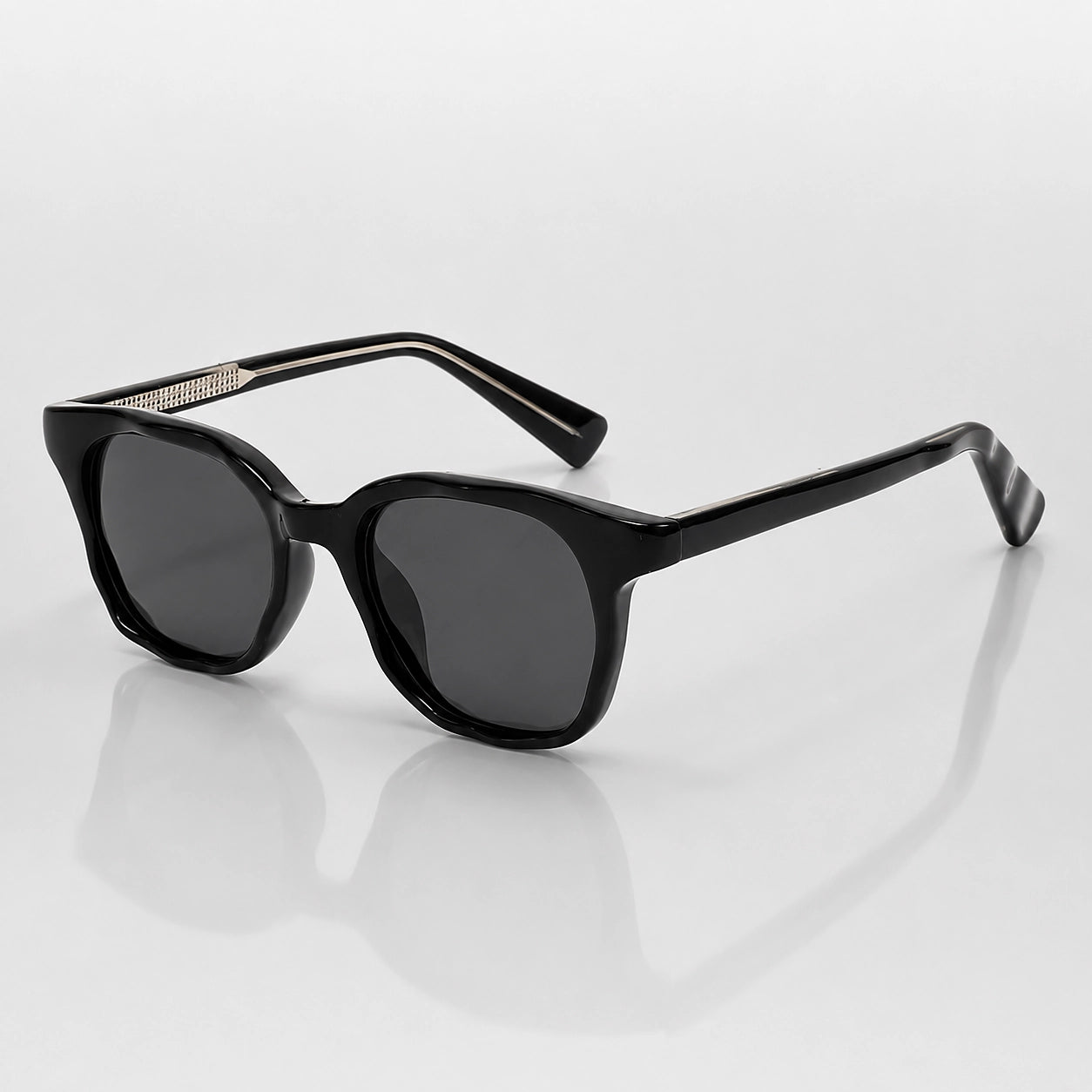 Quelva Mavio Sunglasses — Black Frame Black And Gray Film C1 (sunglasses hero)