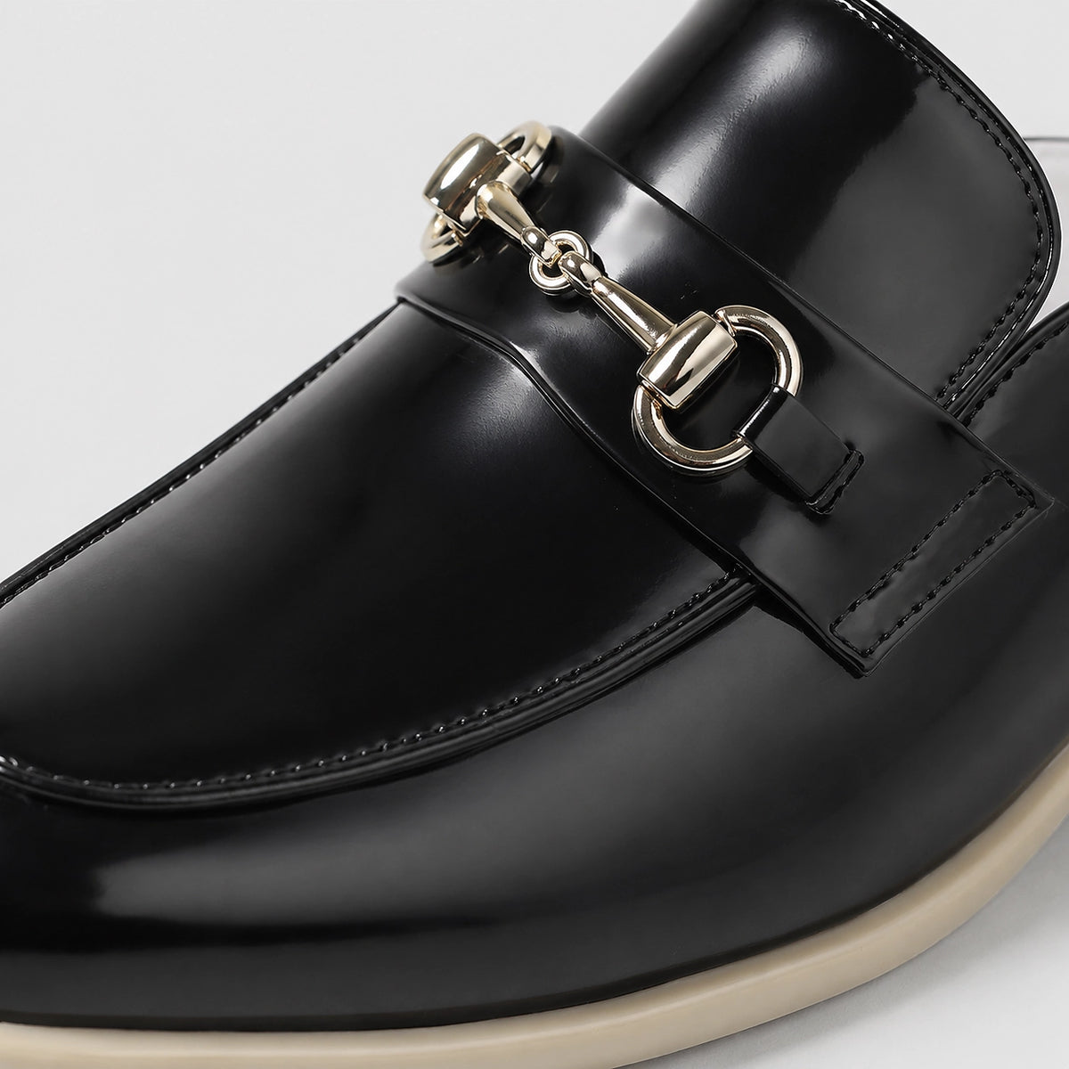 Halcourt Leather Horsebit Mule — Black (mens shoe zoom)