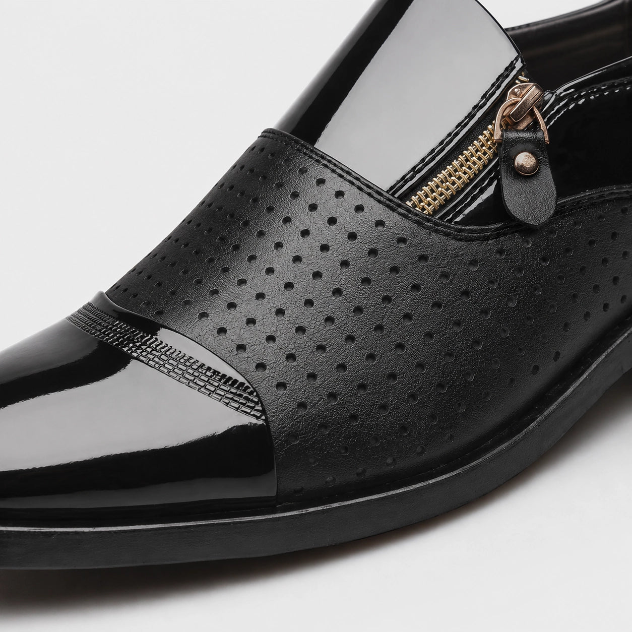 Halven Leather Slip-On Loafers — Black (mens shoe zoom)