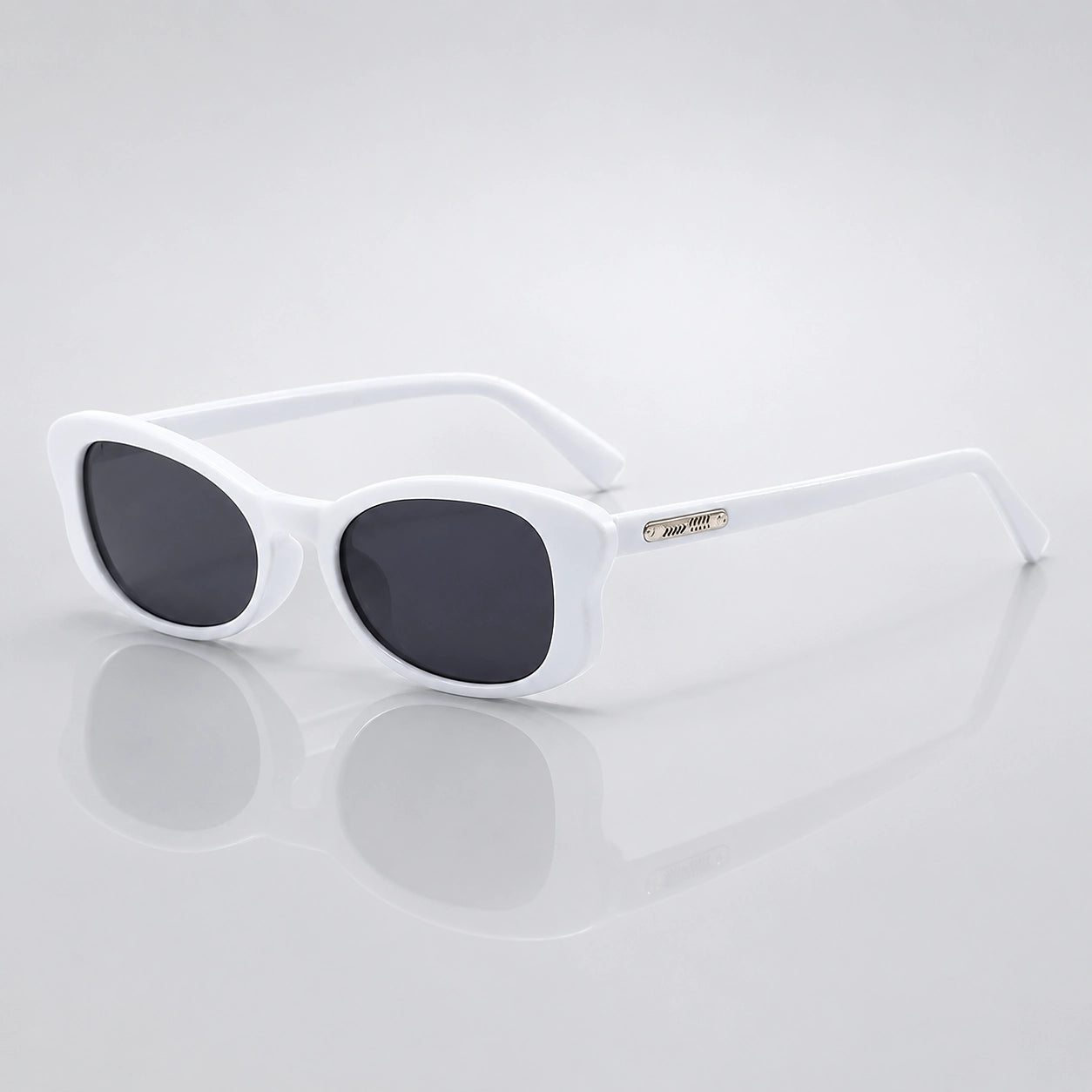 Pelora Rivena Sunglasses — C2白框黑灰片 (sunglasses hero)