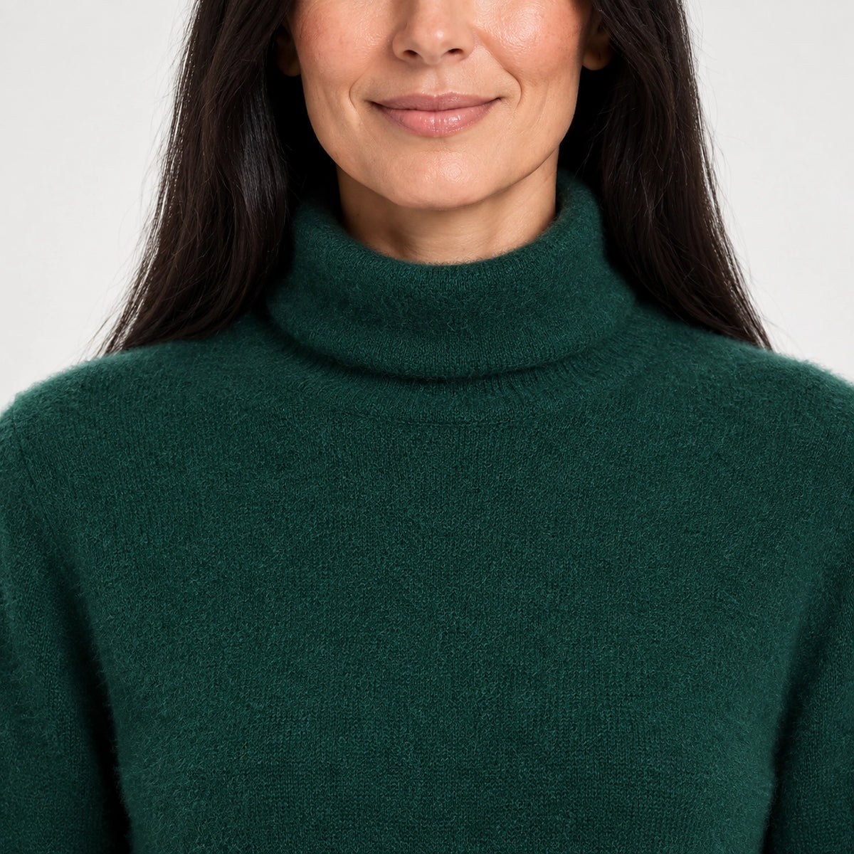 Halomi Cashmere Turtleneck Sweater — Dark Green (apparel detail)