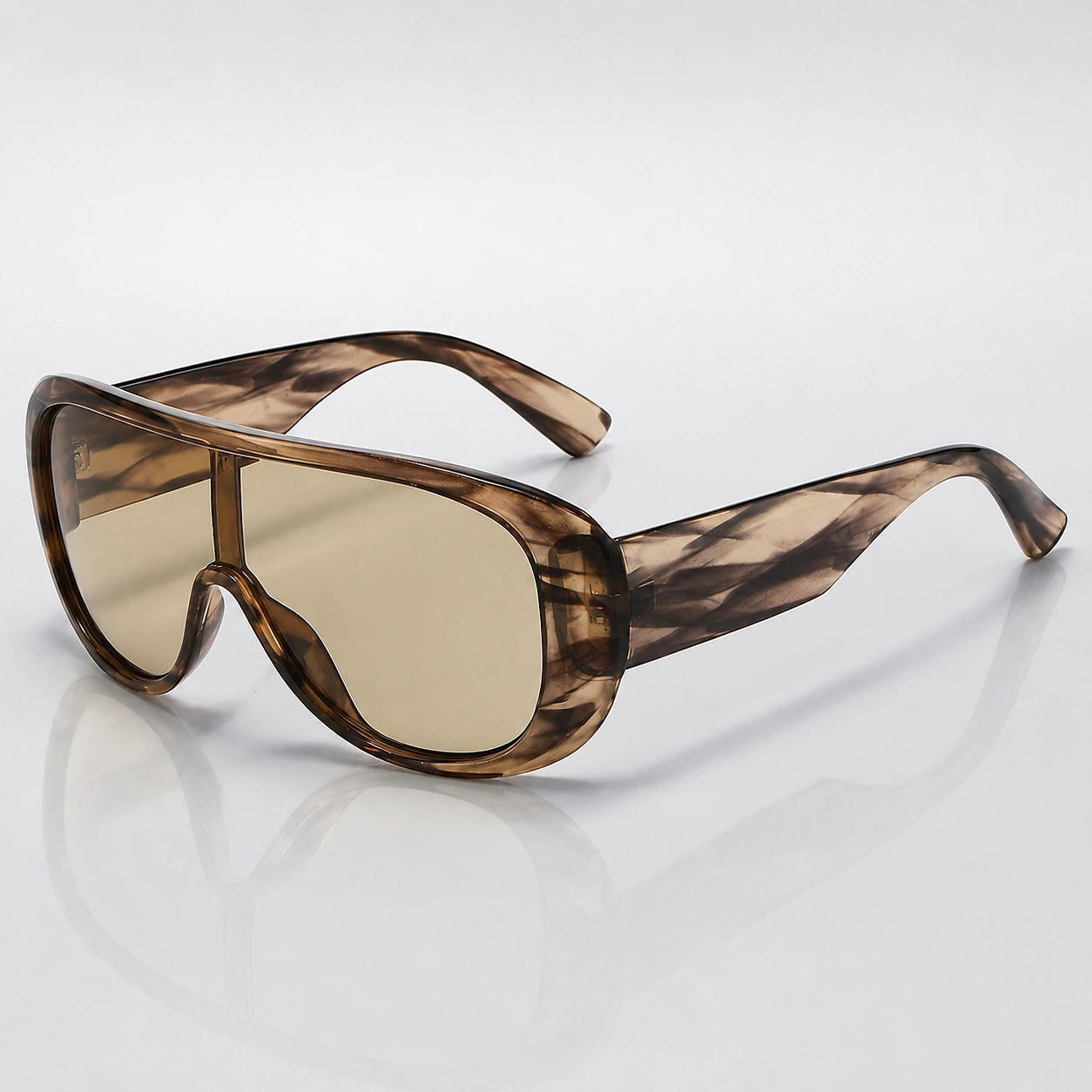 Quelto Riviera Sunglasses — Gray Bag Pattern Frame Light Tea Slices (sunglasses hero)