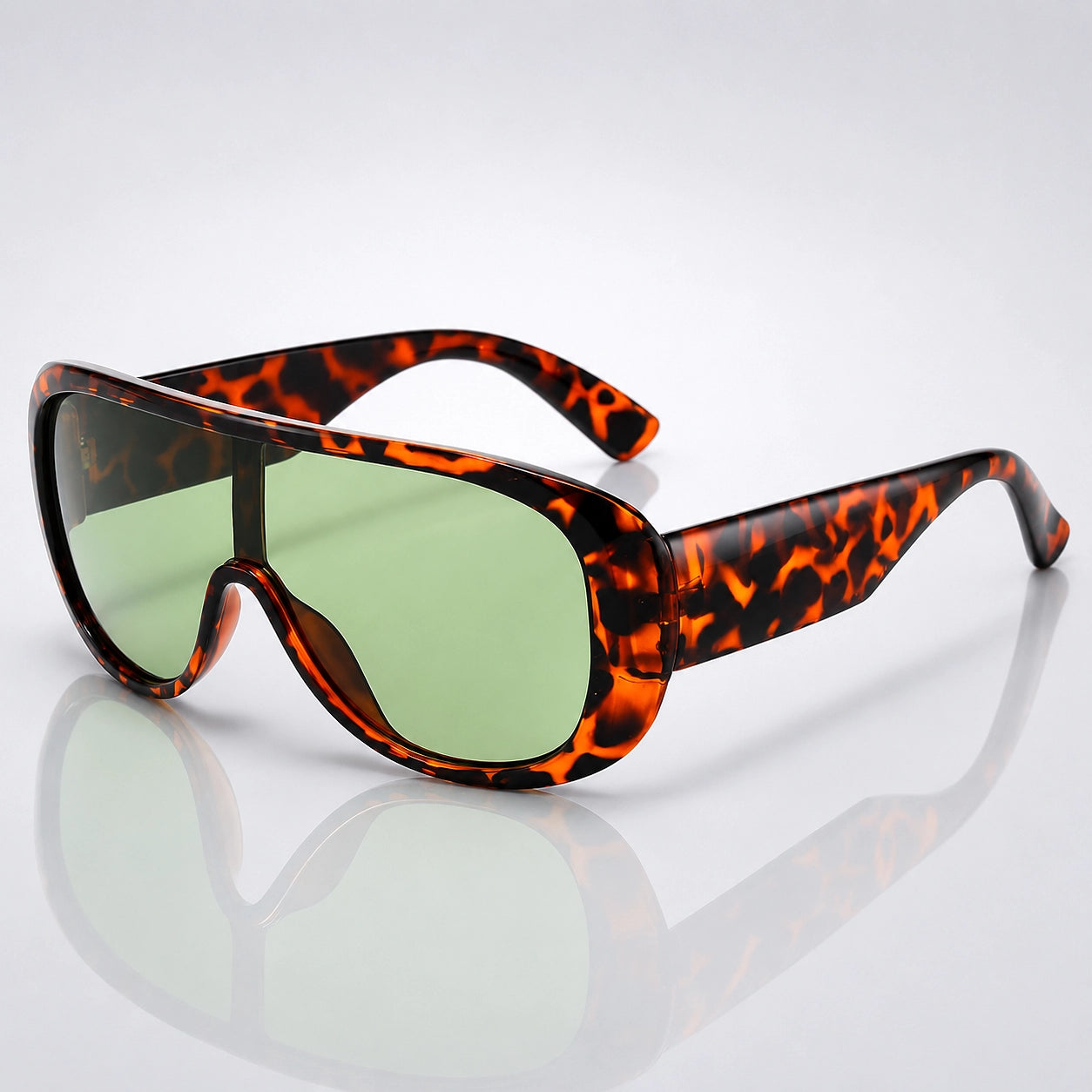 Quelto Riviera Sunglasses — Leopard Print Frame Dark Green Film (sunglasses hero)