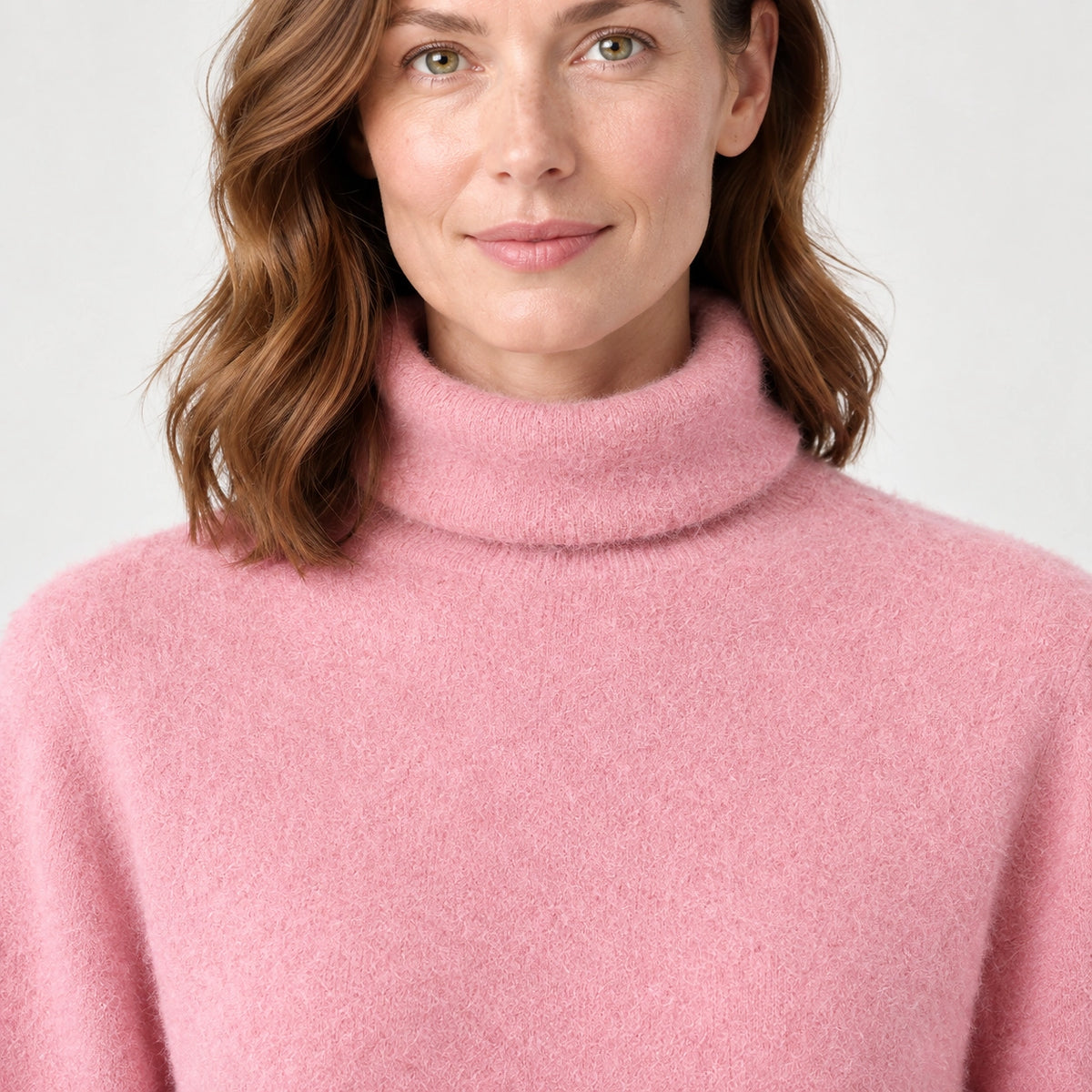 Delwyn Cashmere Turtleneck Sweater — Pastel Pink (apparel detail)