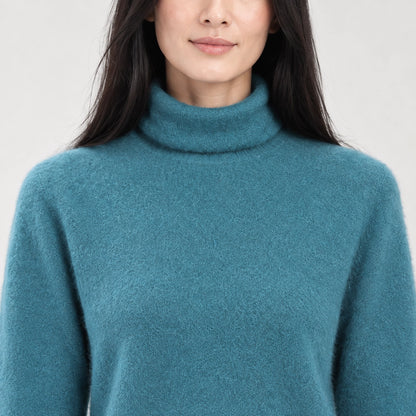Delwyn Cashmere Turtleneck Sweater — Teal (apparel detail)